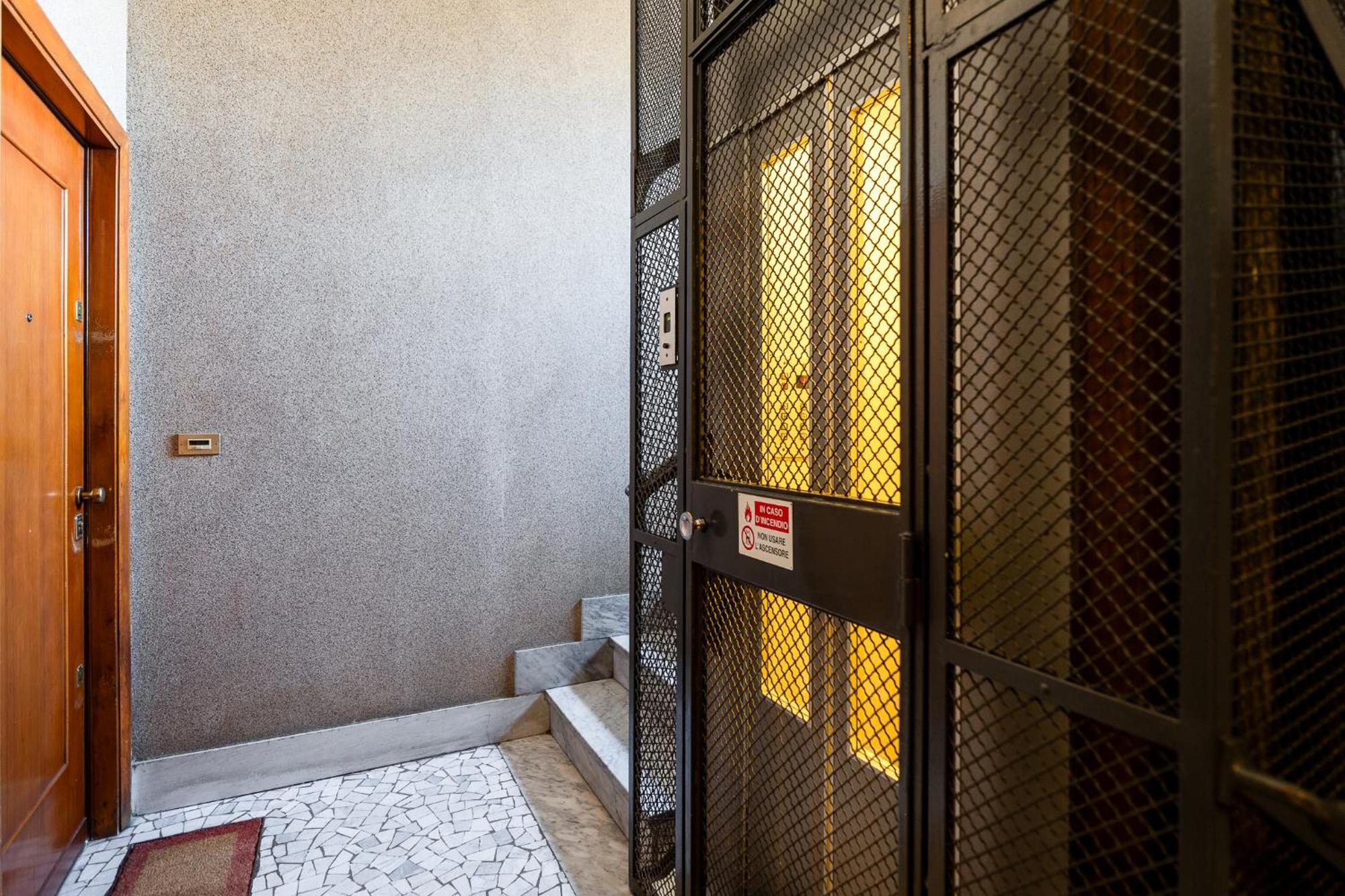 Appartamenti In Centro - Biancospino Apartments ミラノ エクステリア 写真